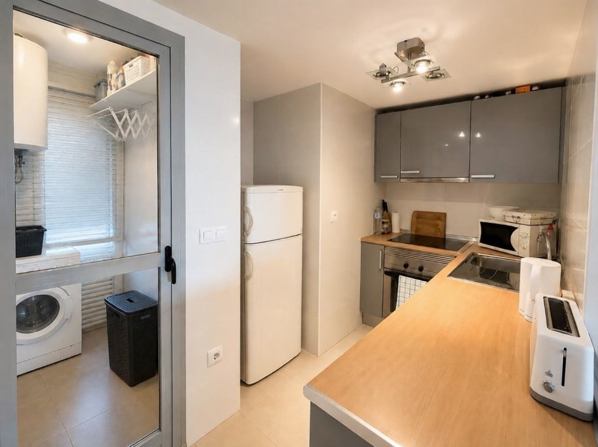 Beachfront flat in La Manga del Mar Menor — Kitchen