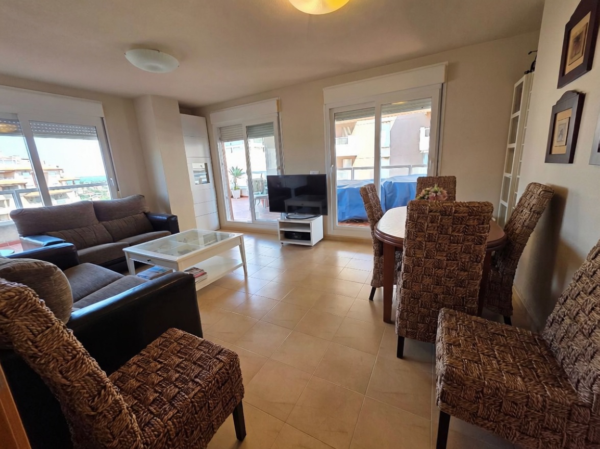 Beachfront flat in La Manga del Mar Menor — Living room