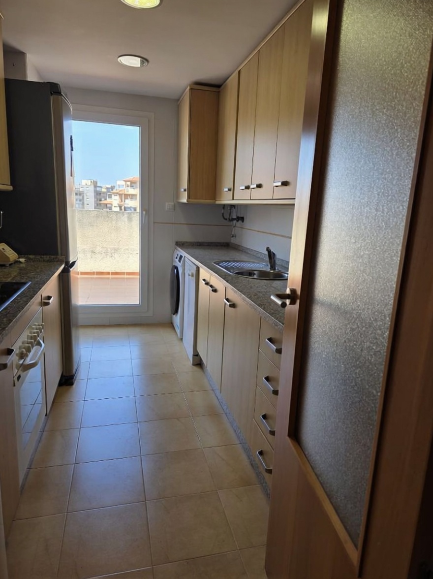 Beachfront flat in La Manga del Mar Menor — Kitchen