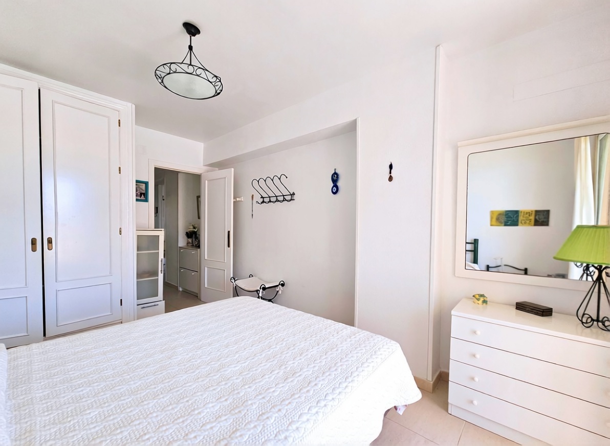 Piso en primera línea de playa en La Manga del Mar Menor — Dormitorio