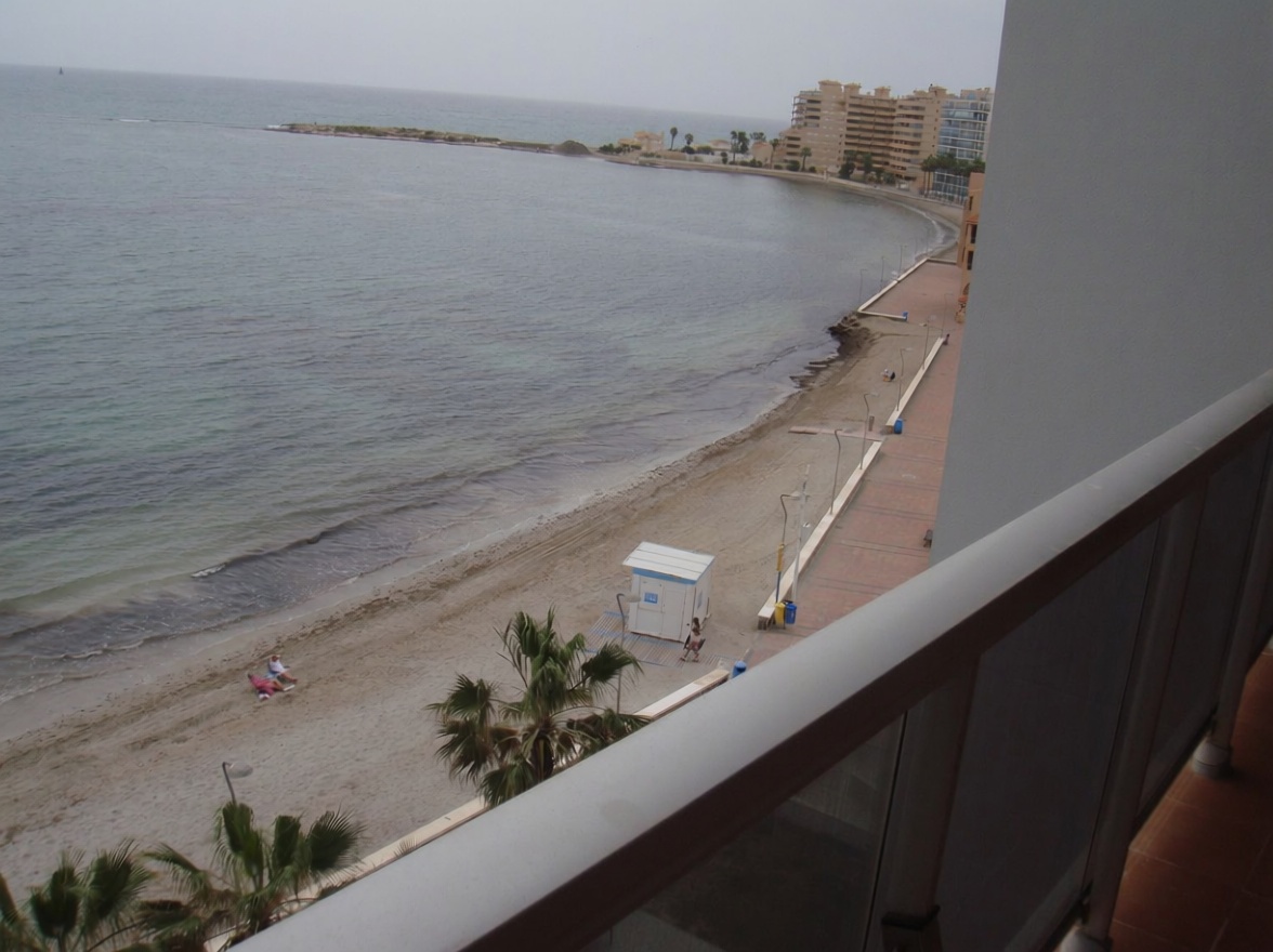Appartement en première ligne de plage à La Manga del Mar Menor — Terrasse mer