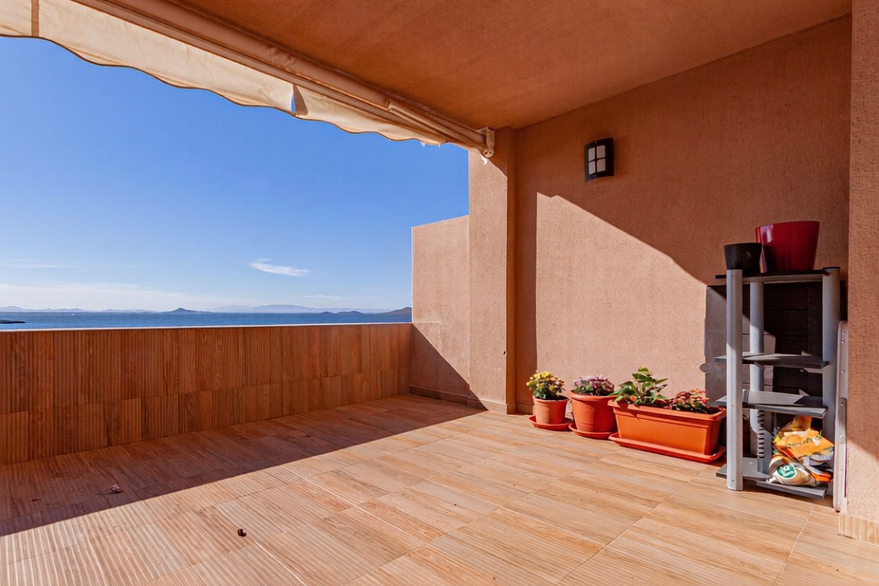 Apartamento em primeira linha de praia em La Manga del Mar Menor — Terraço mar