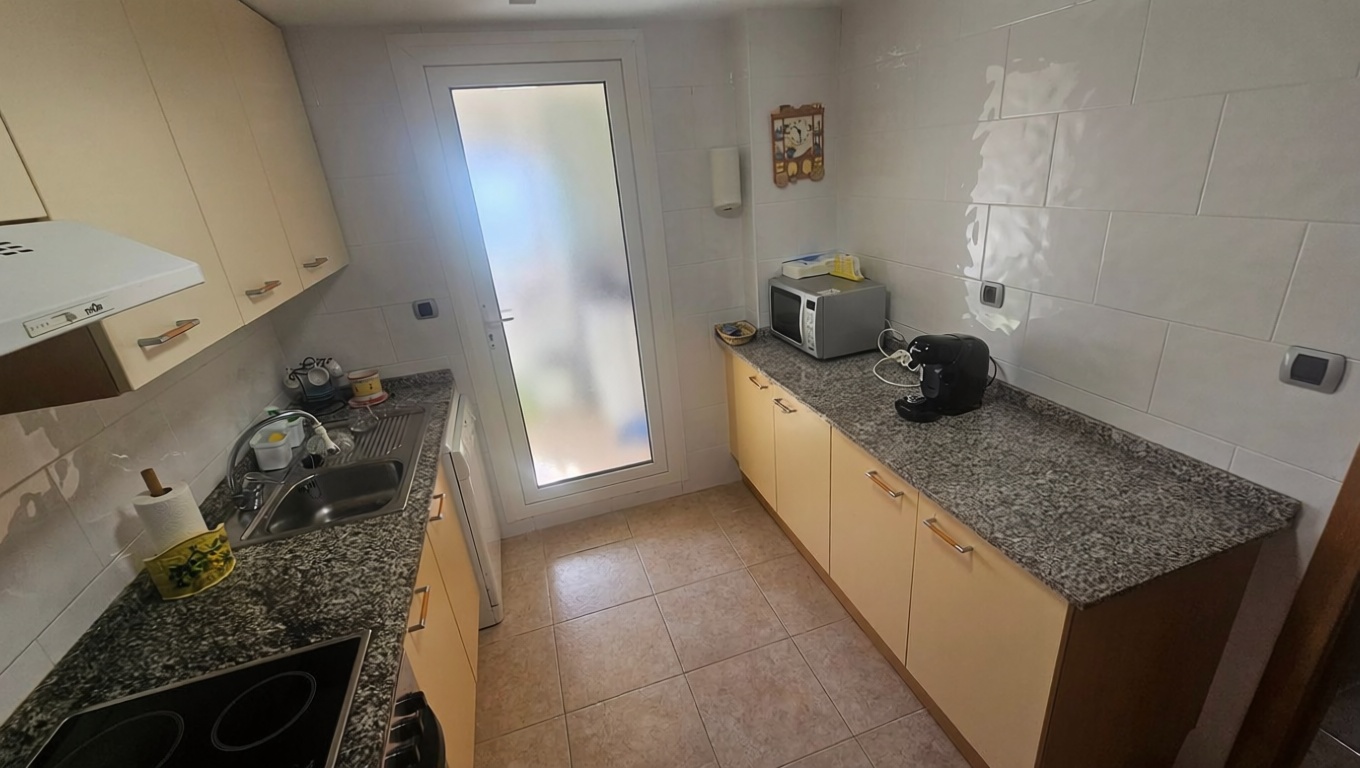 Beachfront flat in La Manga del Mar Menor — Kitchen