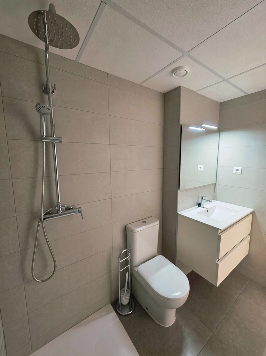Beachfront flat in La Manga del Mar Menor — Bathroom