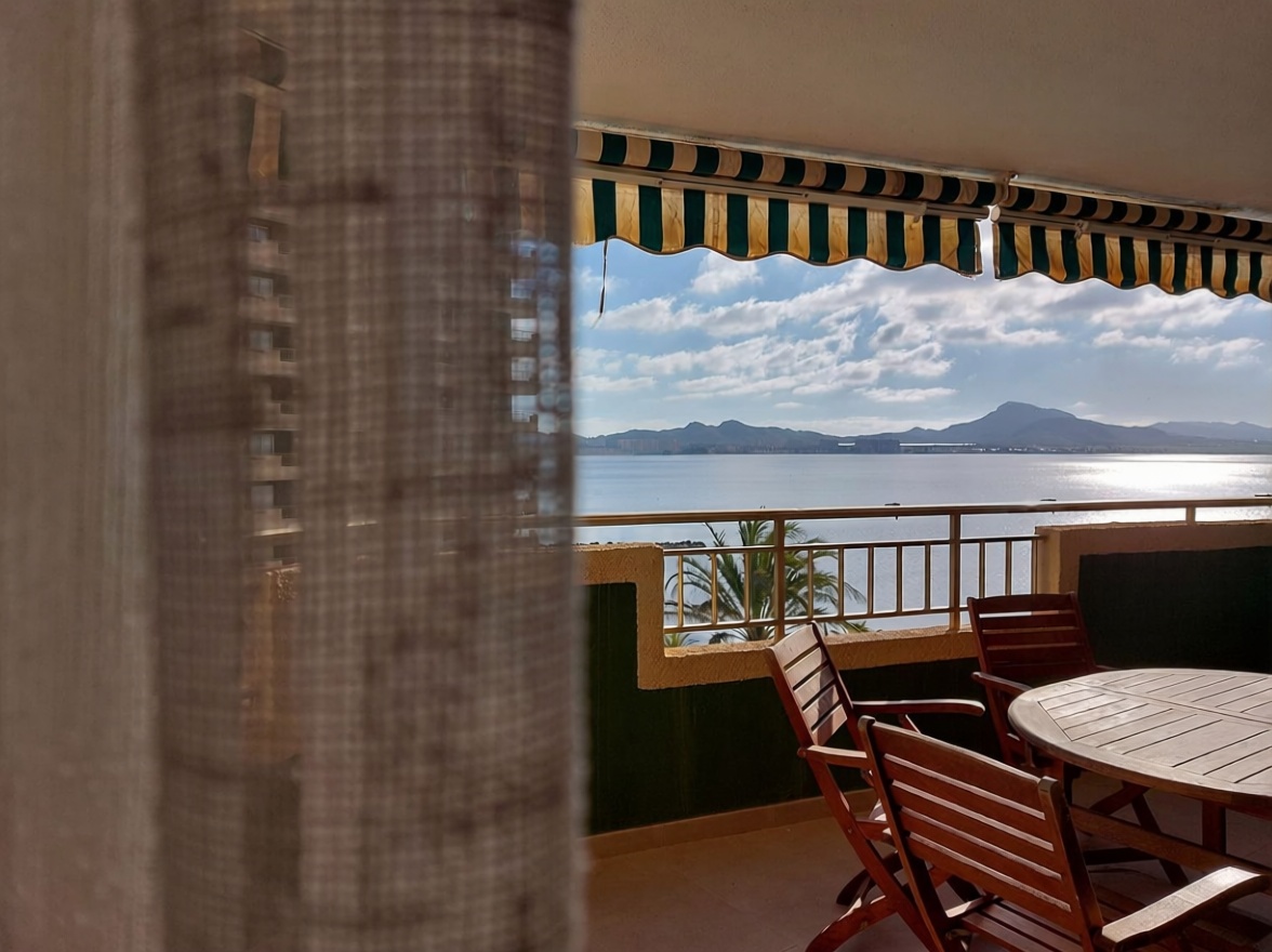 Beachfront flat in La Manga del Mar Menor — Sea terrace