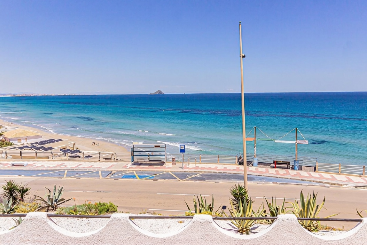 Chalet avec accès direct à la plage à La Manga del Mar Menor — Vue mer