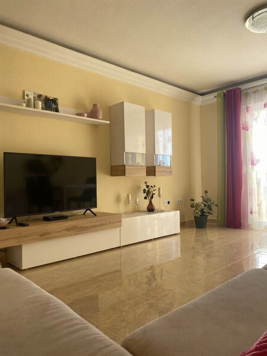 Beachfront flat in La Manga del Mar Menor — Living room