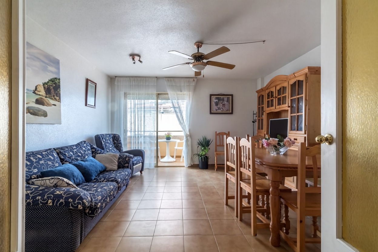 Beachfront flat in La Manga del Mar Menor — Living room
