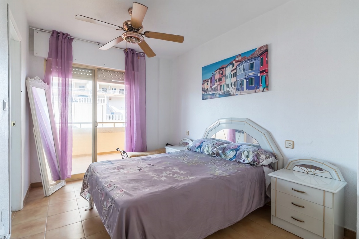 Beachfront flat in La Manga del Mar Menor — Bedroom
