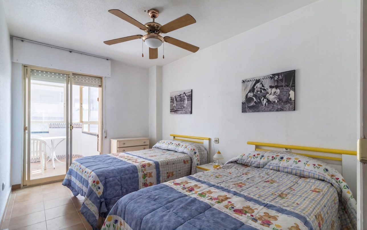 Beachfront flat in La Manga del Mar Menor — Bedroom