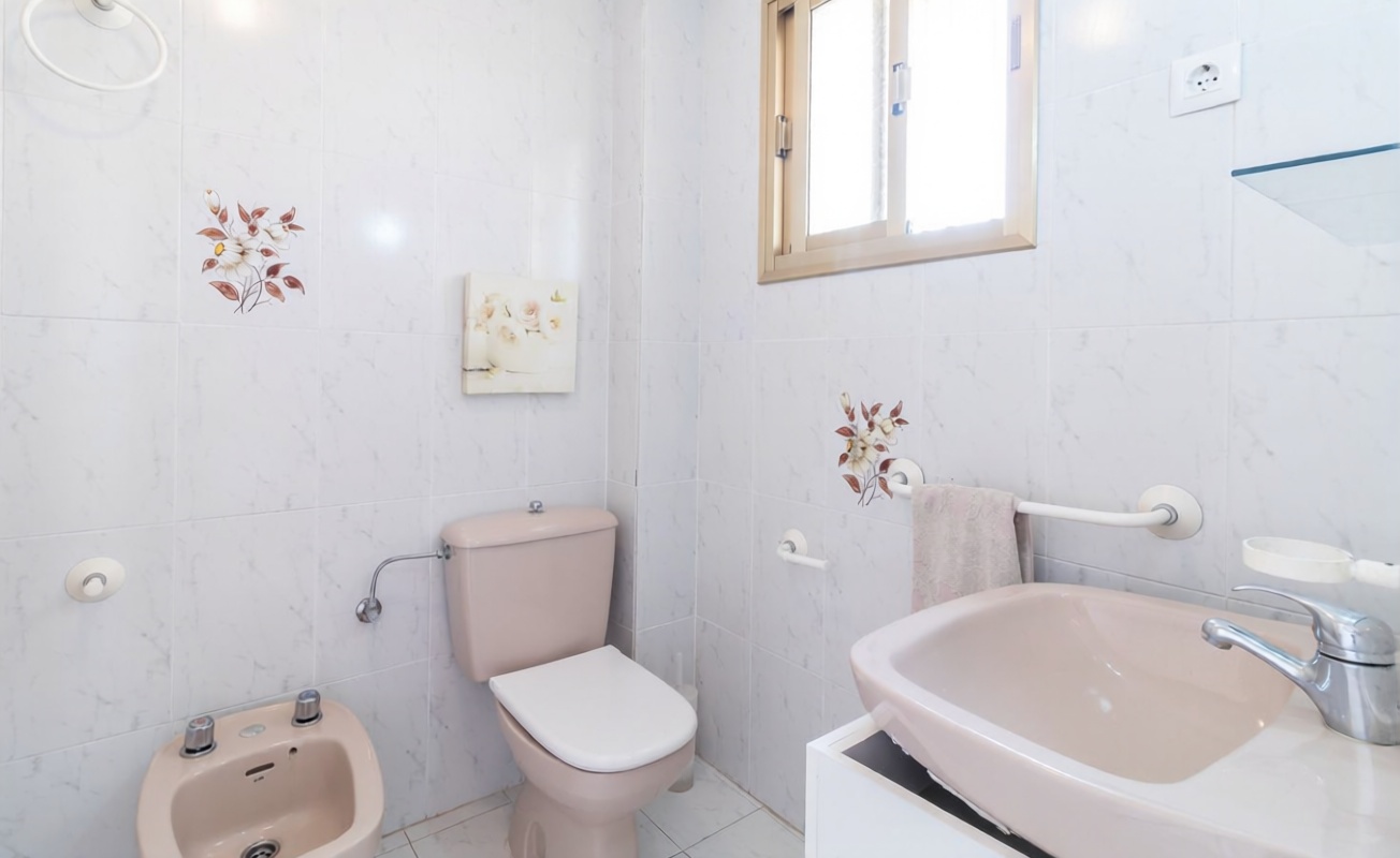 Beachfront flat in La Manga del Mar Menor — Bathroom