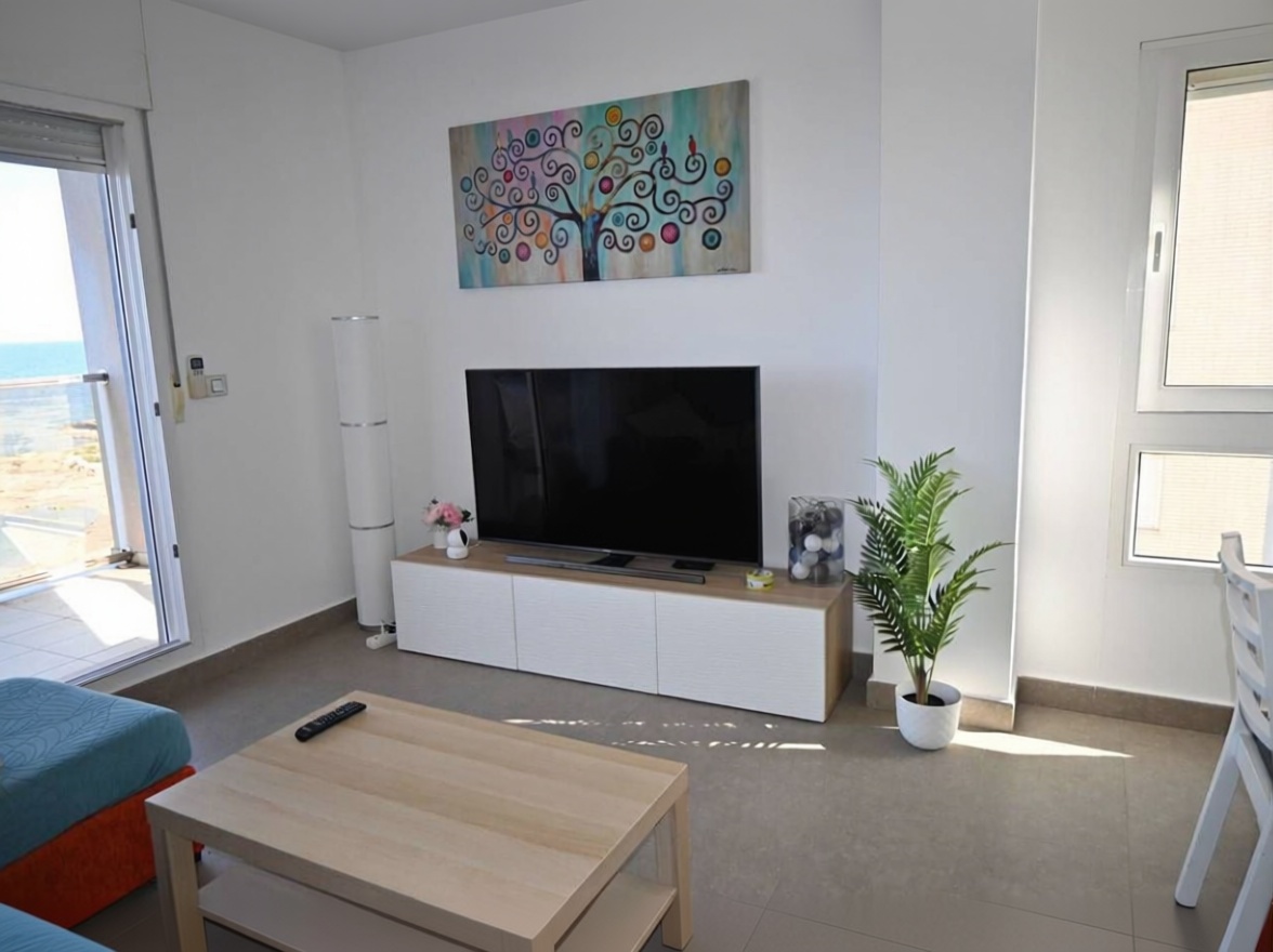 Beachfront flat in La Manga del Mar Menor — Living room