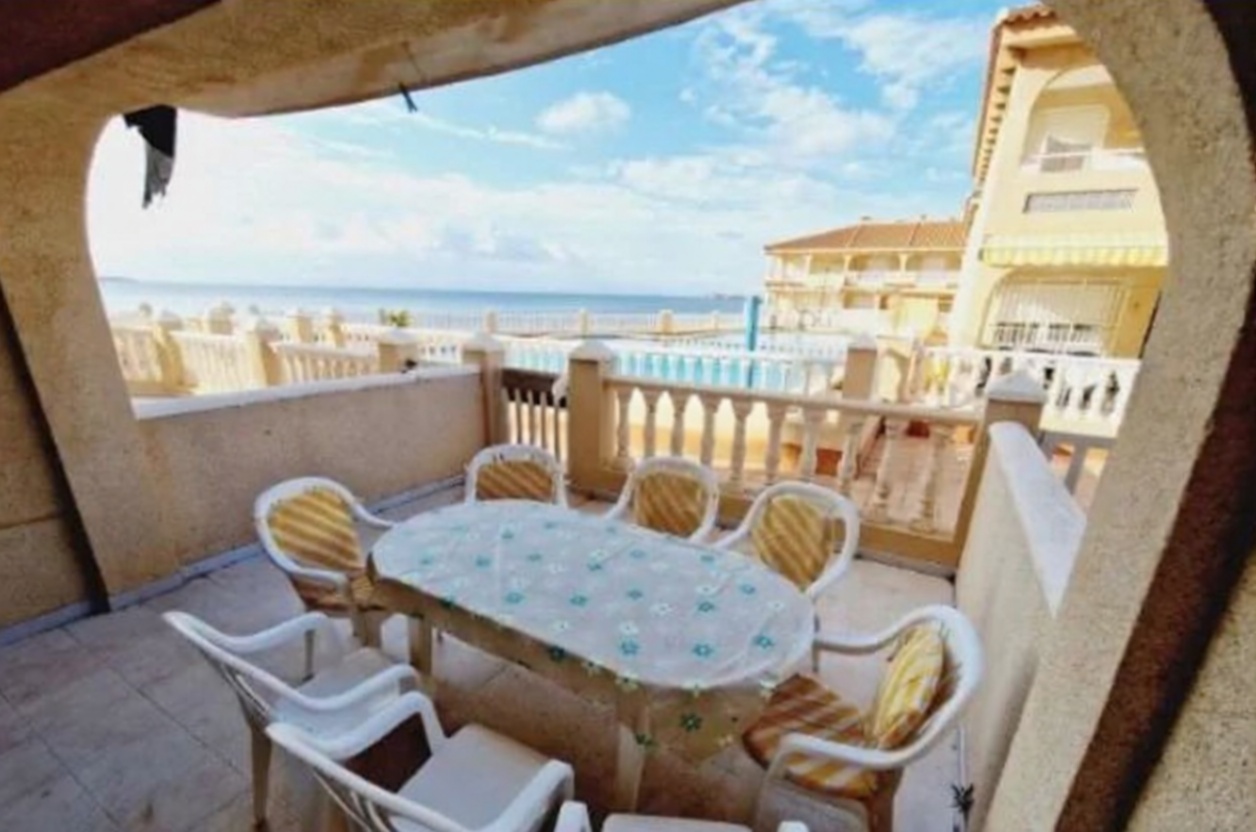 Chalet with direct beach access in La Manga del Mar Menor