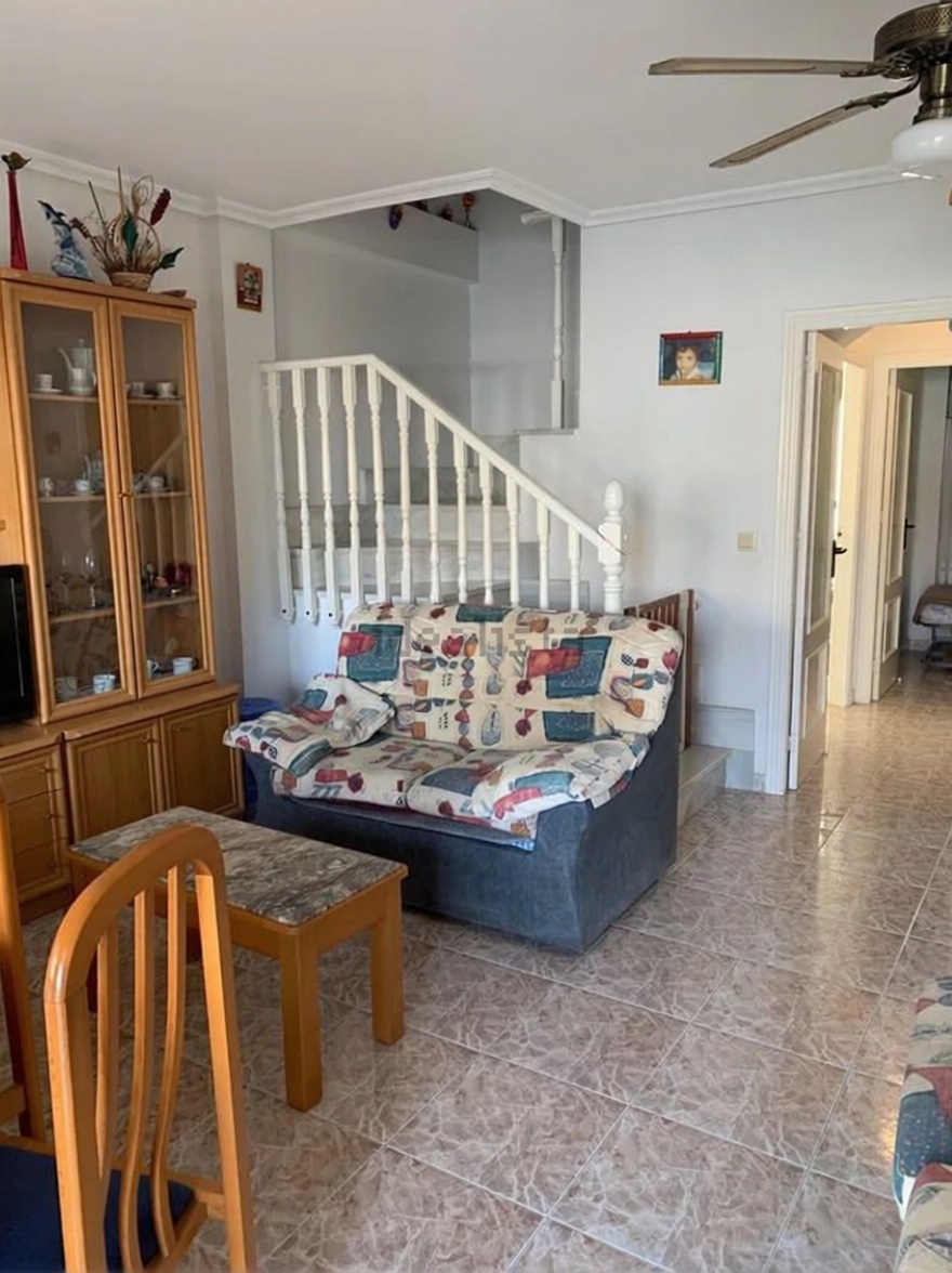 Chalet with direct beach access in La Manga del Mar Menor — Living room