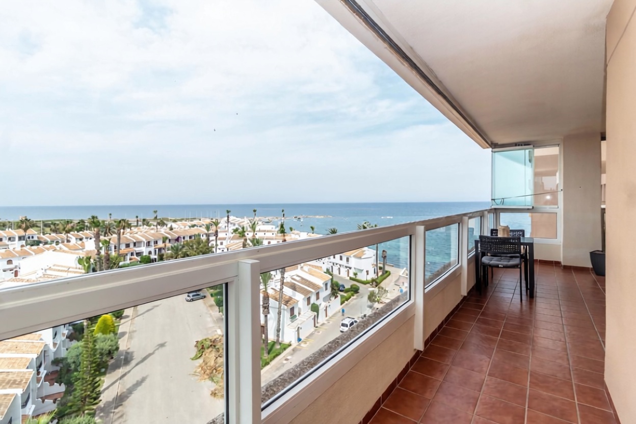 Beachfront flat in La Manga del Mar Menor