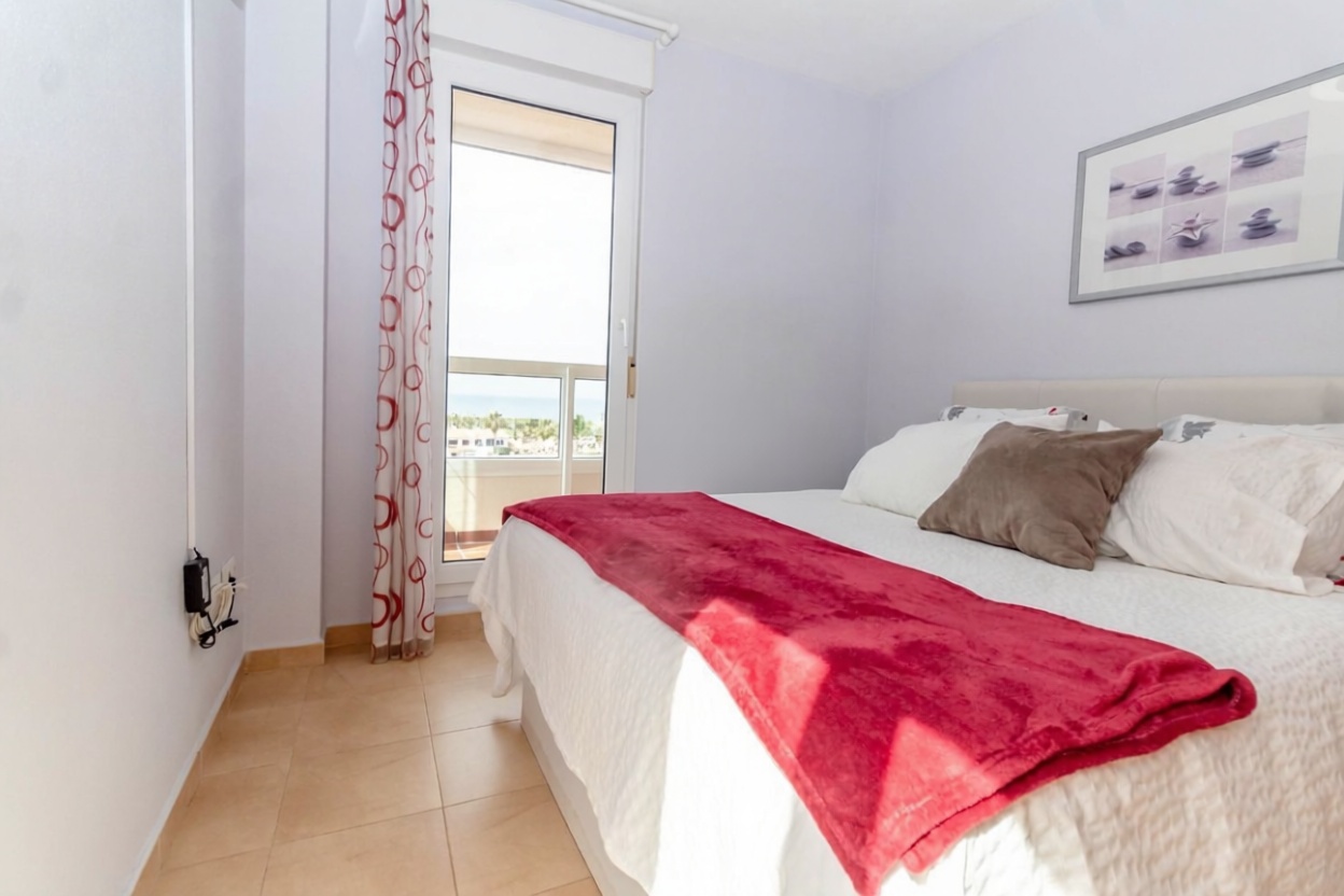 Beachfront flat in La Manga del Mar Menor — Bedroom