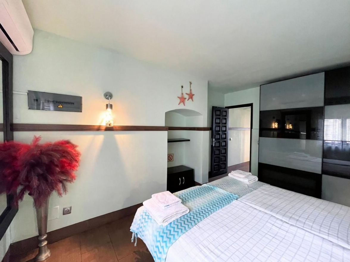 Piso en primera línea de playa en San Bartolomé de Tirajana — Dormitorio