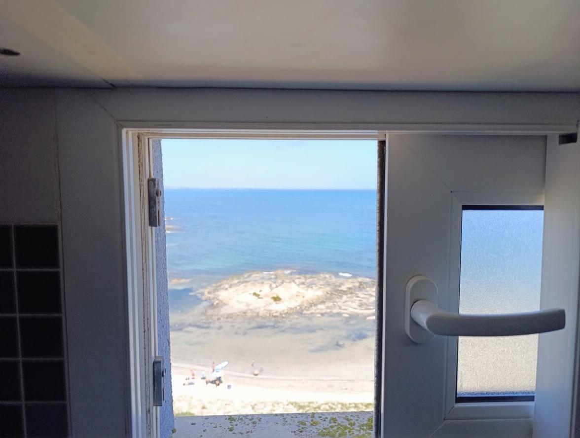 Beachfront flat in La Manga del Mar Menor — Sea view
