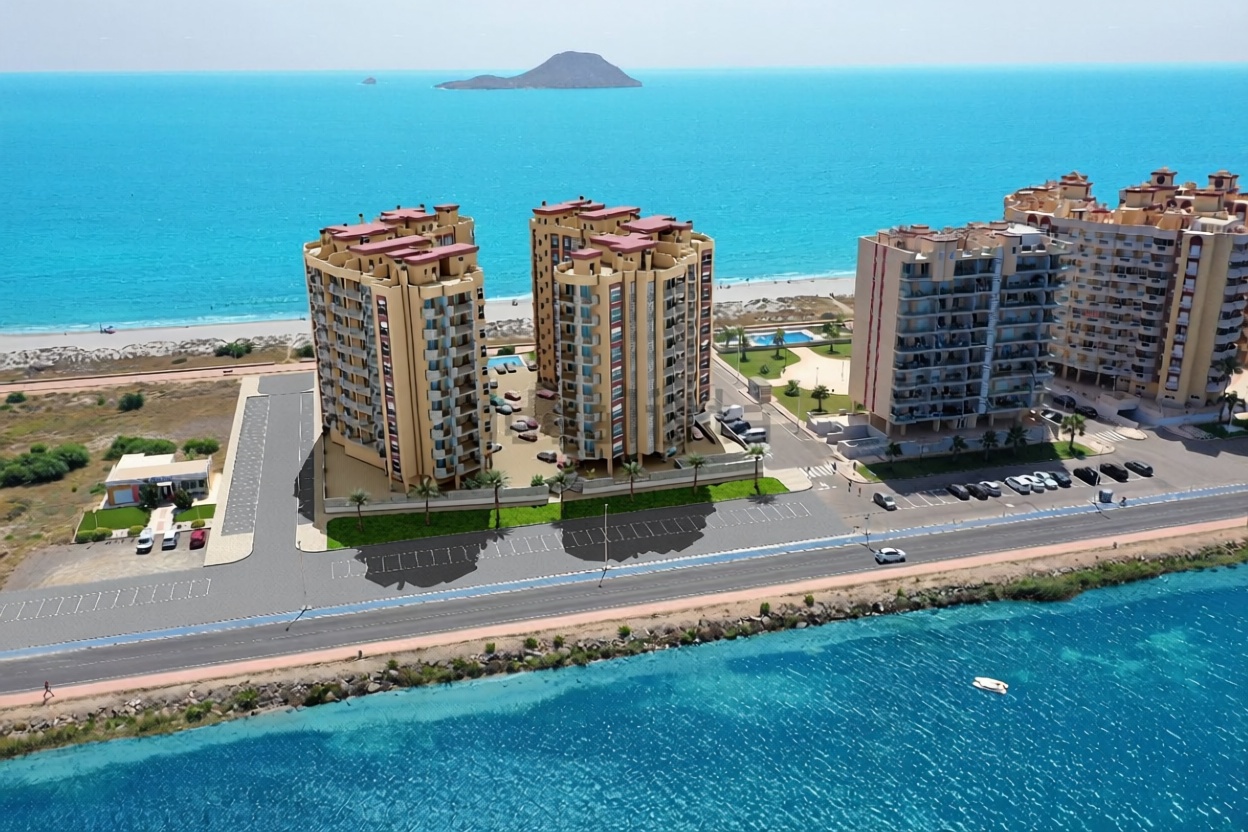 Piso en primera línea de playa en La Manga del Mar Menor — Aérea