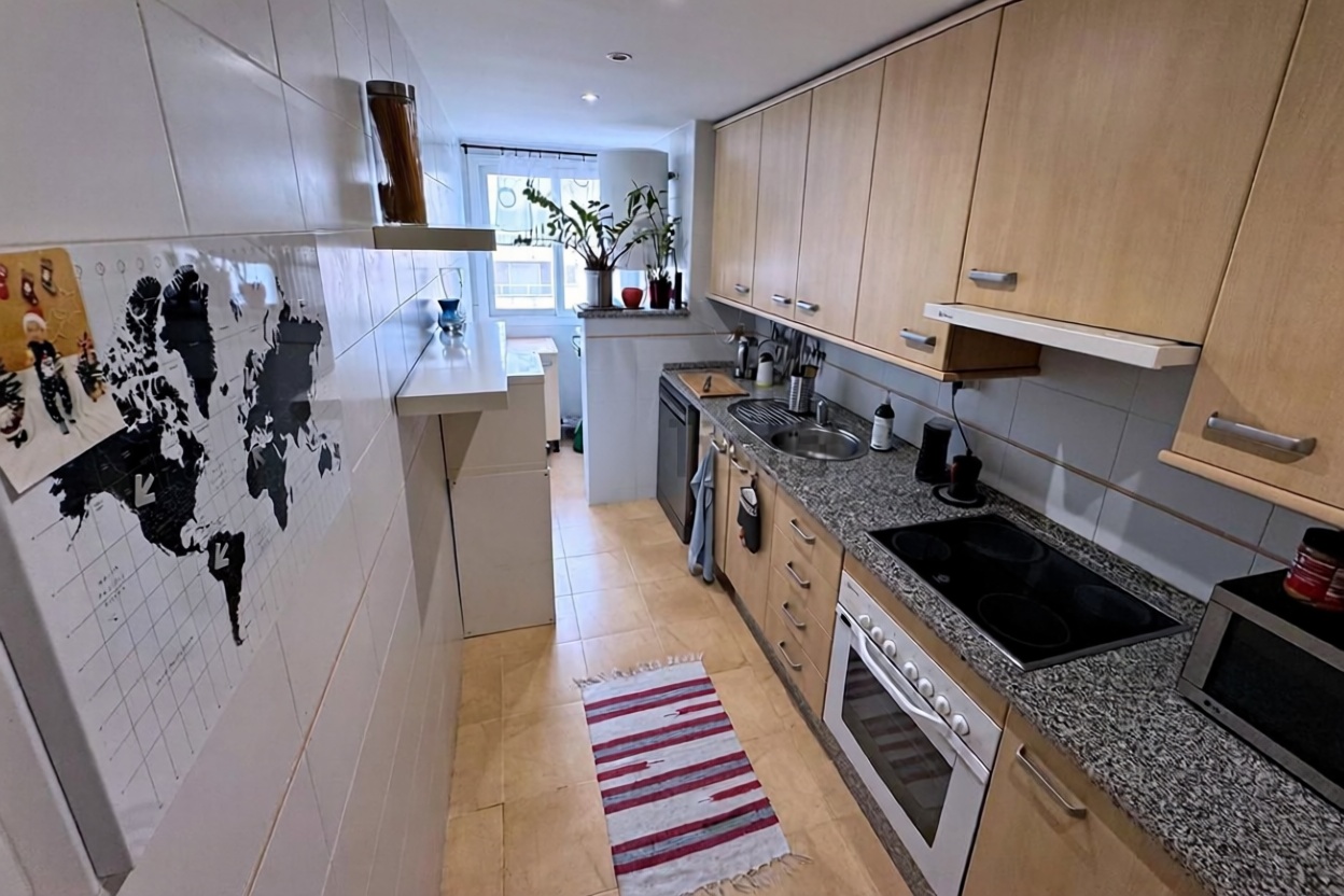 Appartement en attique en première ligne de mer à La Manga del Mar Menor — Cuisine