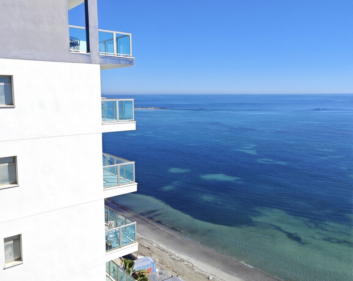 Appartement en première ligne de plage à La Manga del Mar Menor — Vue mer