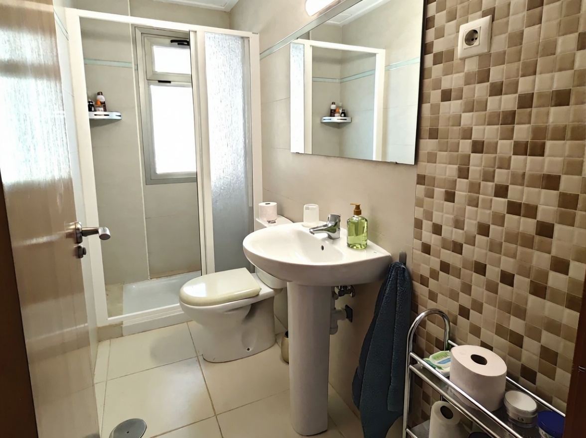 Appartement en première ligne de plage à La Manga del Mar Menor — Sanitaires
