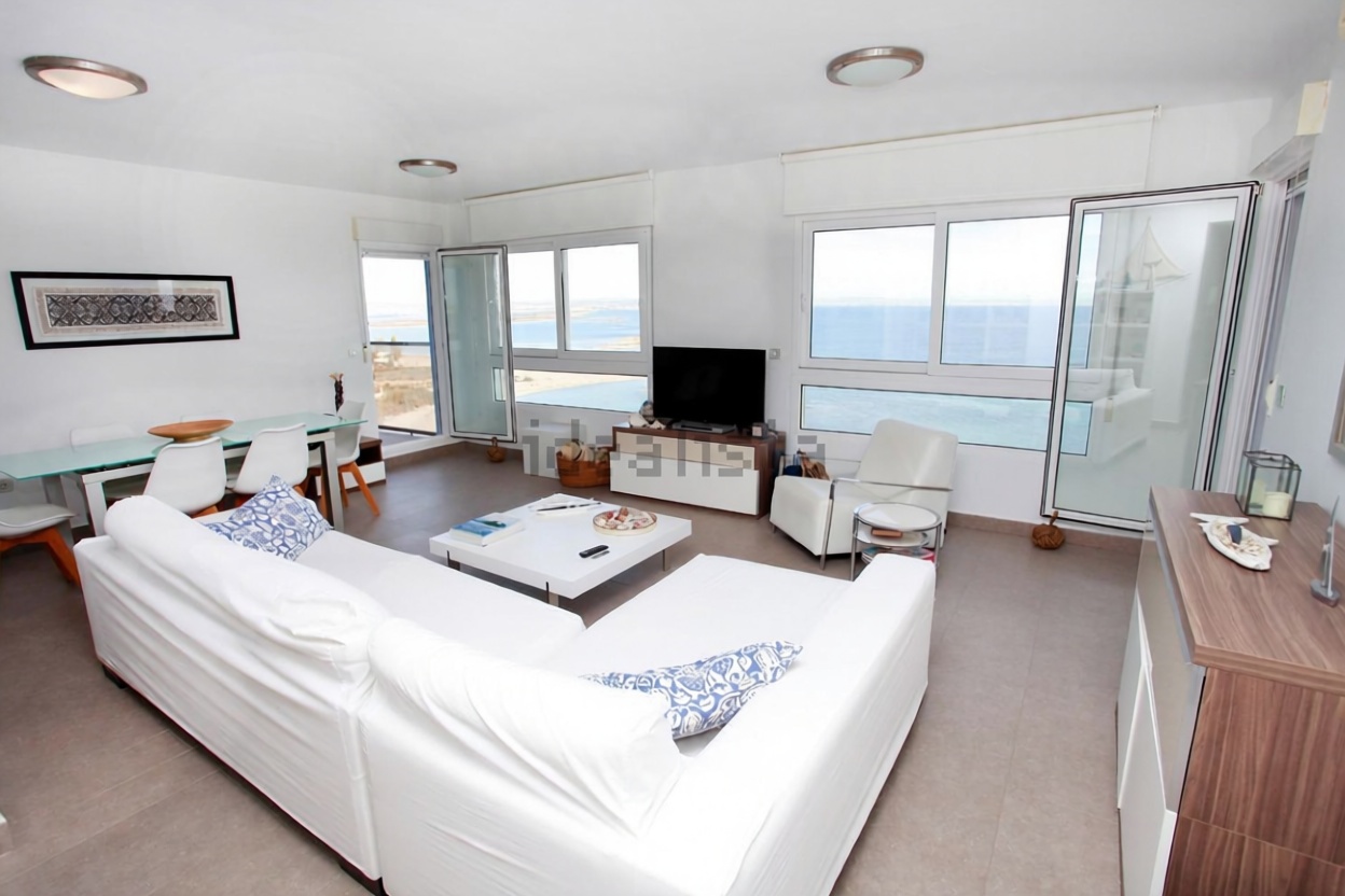 Appartement en première ligne de plage à La Manga del Mar Menor — Séjour