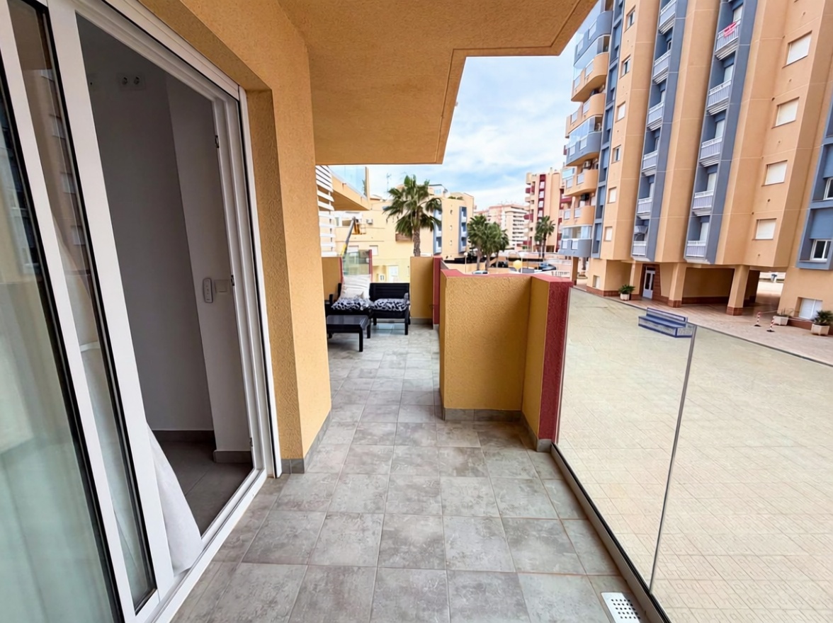 Appartement en première ligne de plage à La Manga del Mar Menor — Chambre