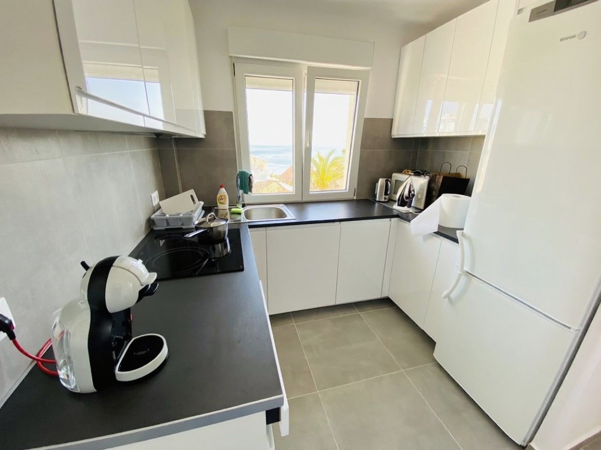 Beachfront flat in La Manga del Mar Menor — Kitchen