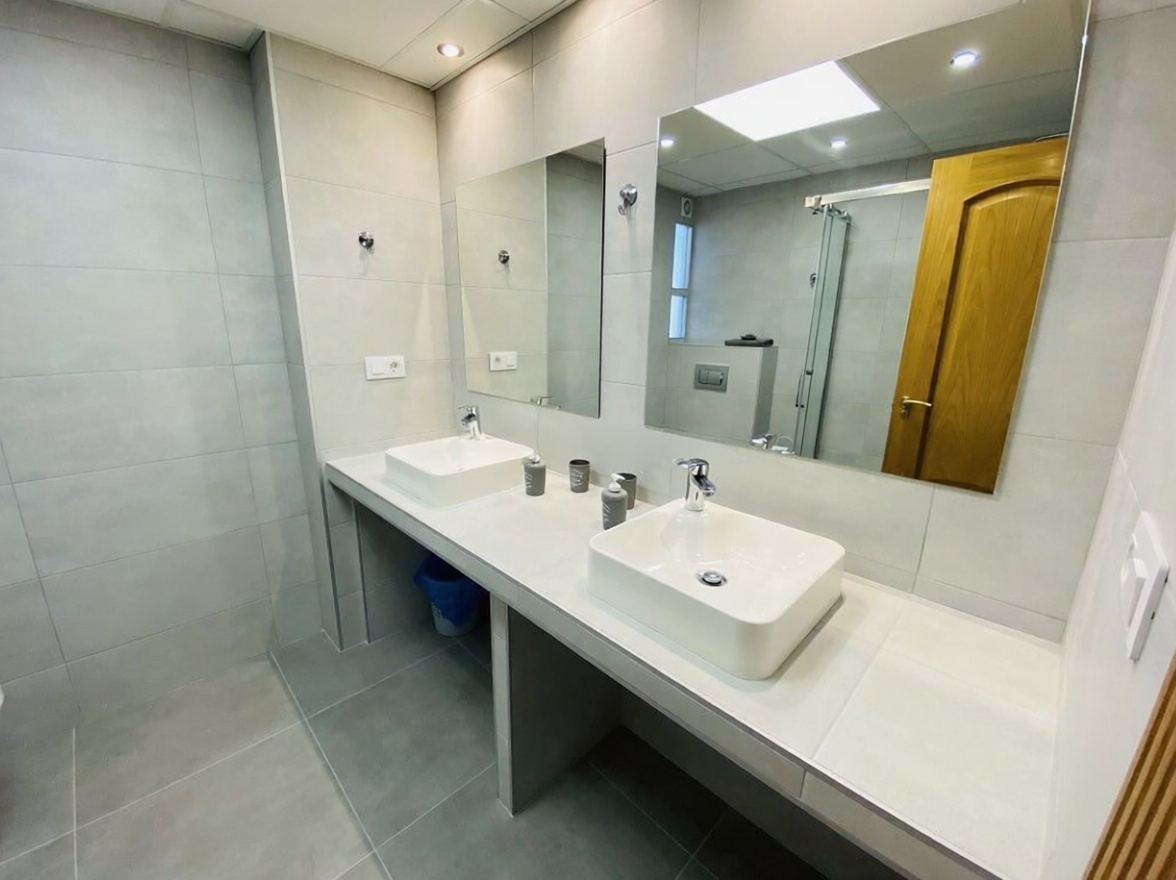Beachfront flat in La Manga del Mar Menor — Bathroom
