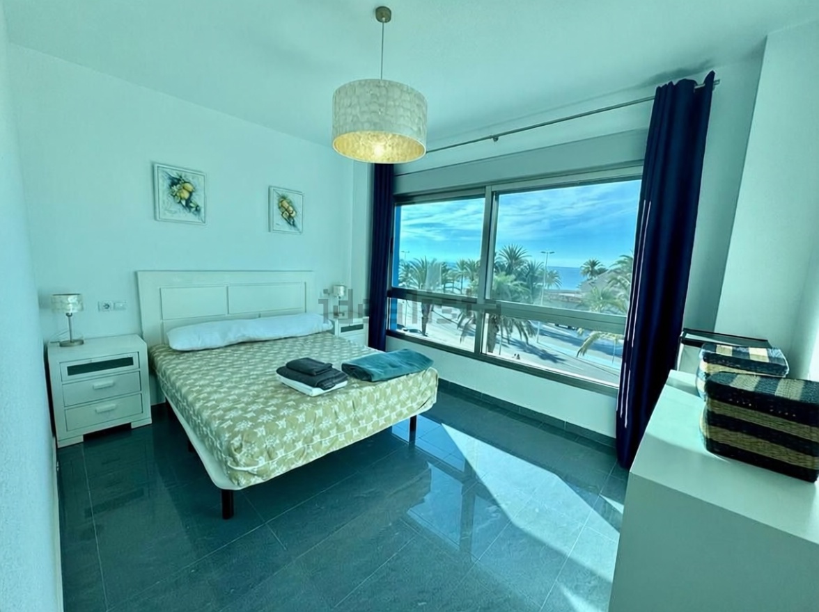 Beachfront flat in La Manga del Mar Menor — Bedroom