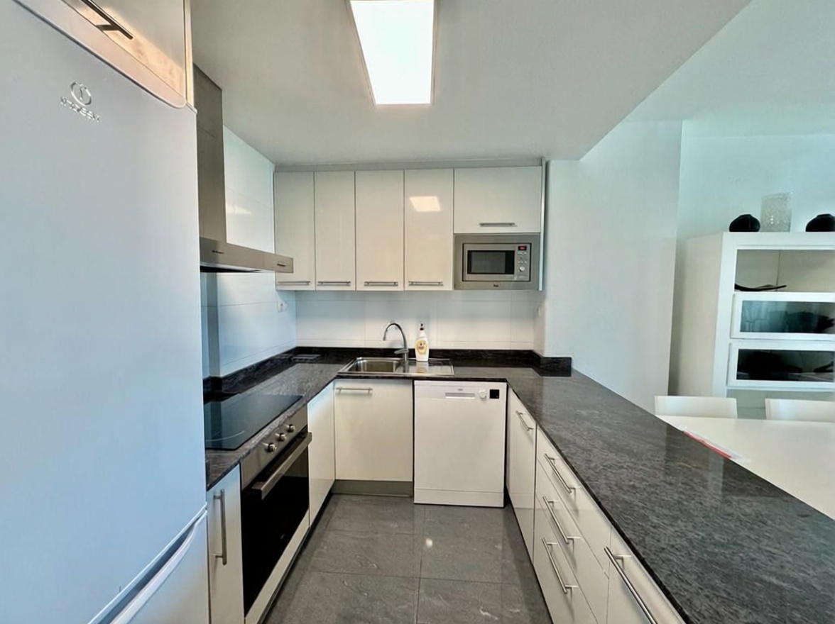 Beachfront flat in La Manga del Mar Menor — Kitchen