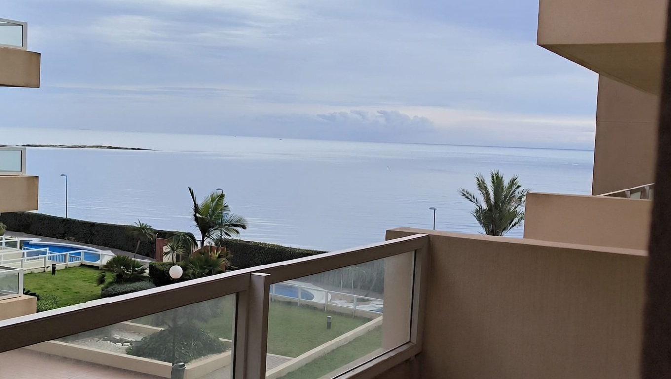 Appartement en première ligne de plage à La Manga del Mar Menor — Terrasse mer
