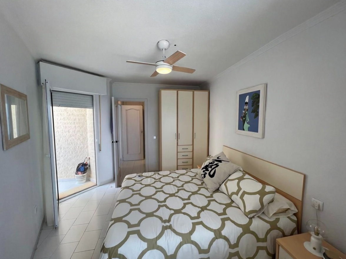 Dúplex en primera línea de playa en La Manga del Mar Menor — Dormitorio