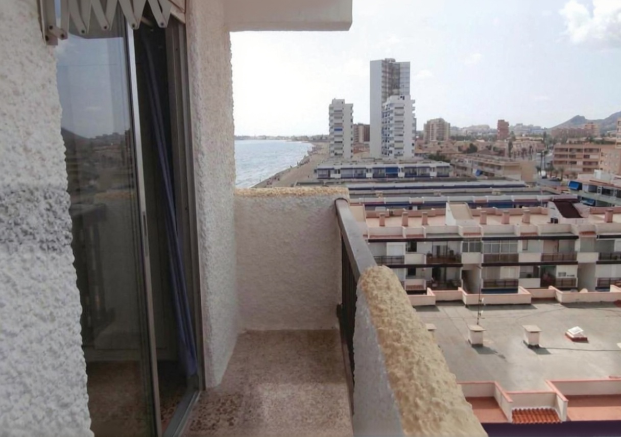 Wohnung in erste Strandlinie in La Manga del Mar Menor — Terrasse
