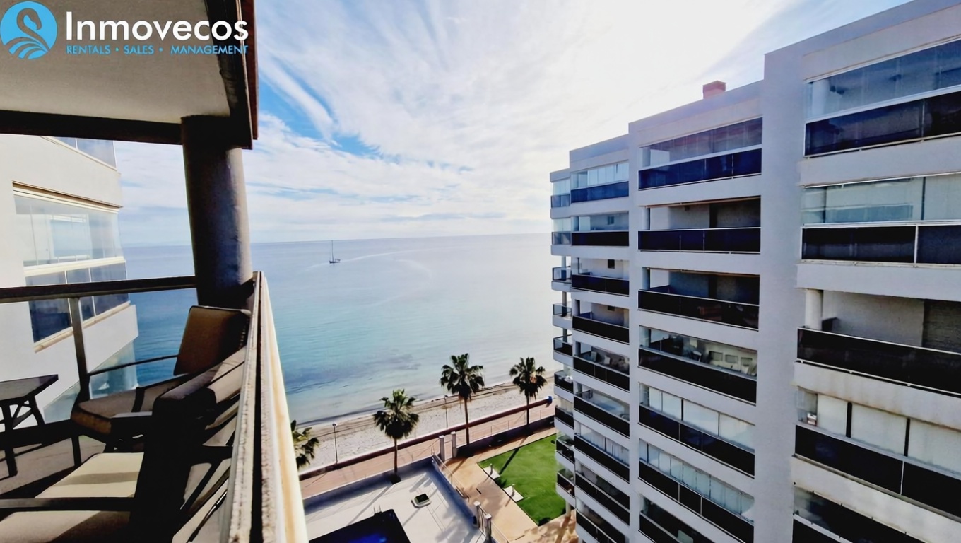 Appartement en première ligne de plage à La Manga del Mar Menor — Vue mer