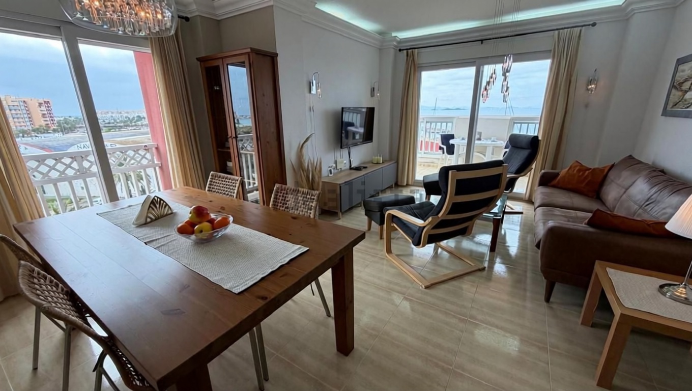 Appartement en première ligne de plage à La Manga del Mar Menor — Séjour