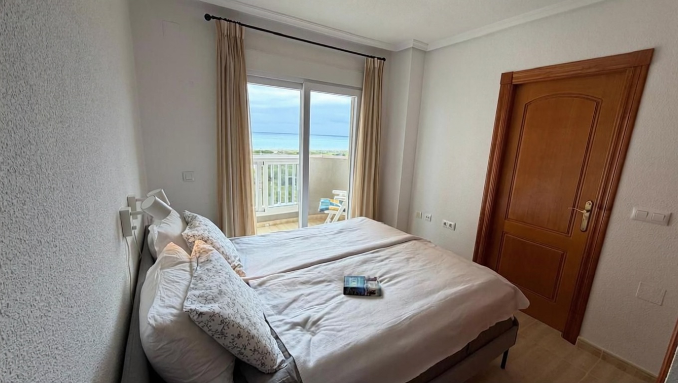 Appartement en première ligne de plage à La Manga del Mar Menor — Chambre