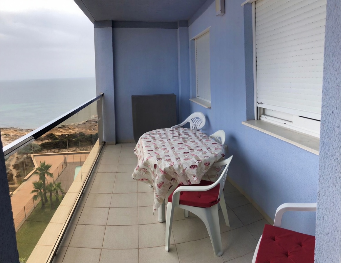 Piso en primera línea de playa en La Manga del Mar Menor