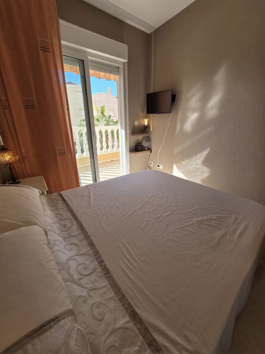 Beachfront flat in La Manga del Mar Menor — Bedroom