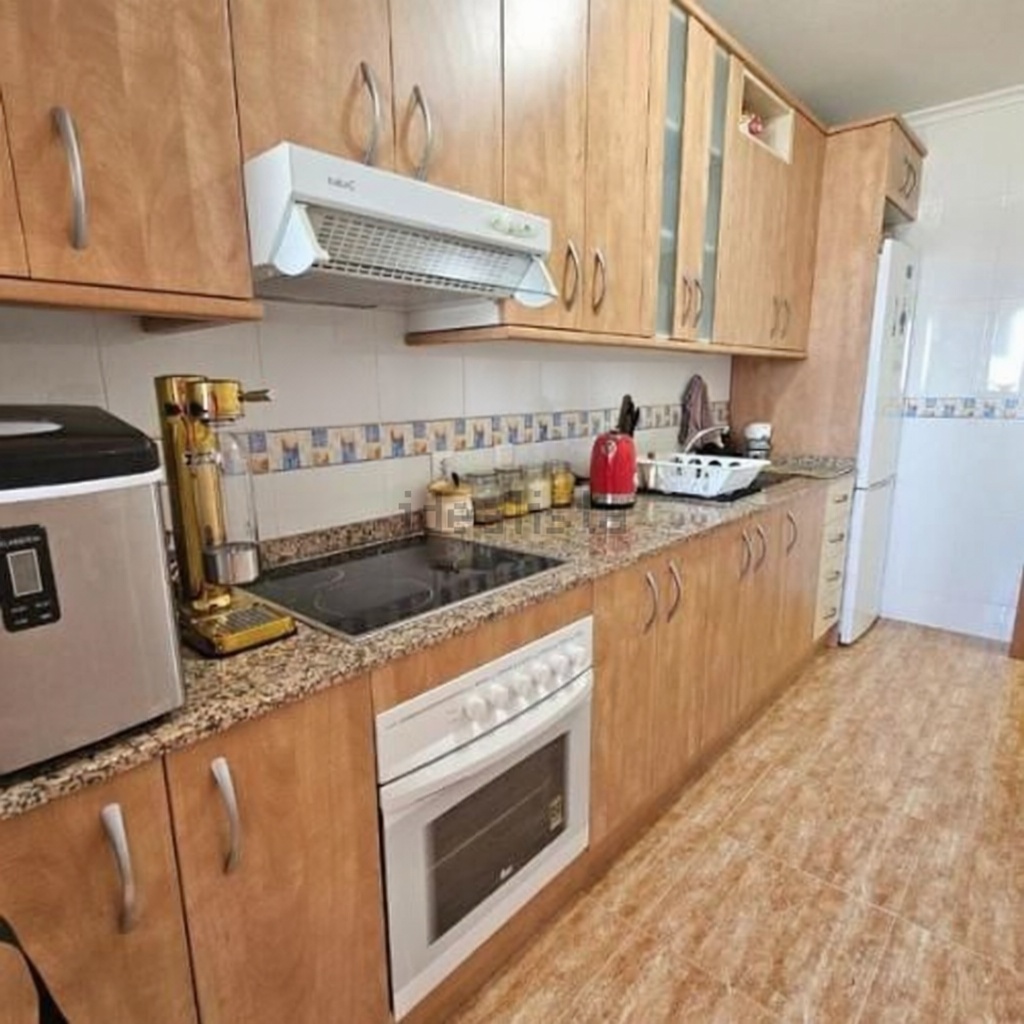 Beachfront flat in La Manga del Mar Menor — Kitchen