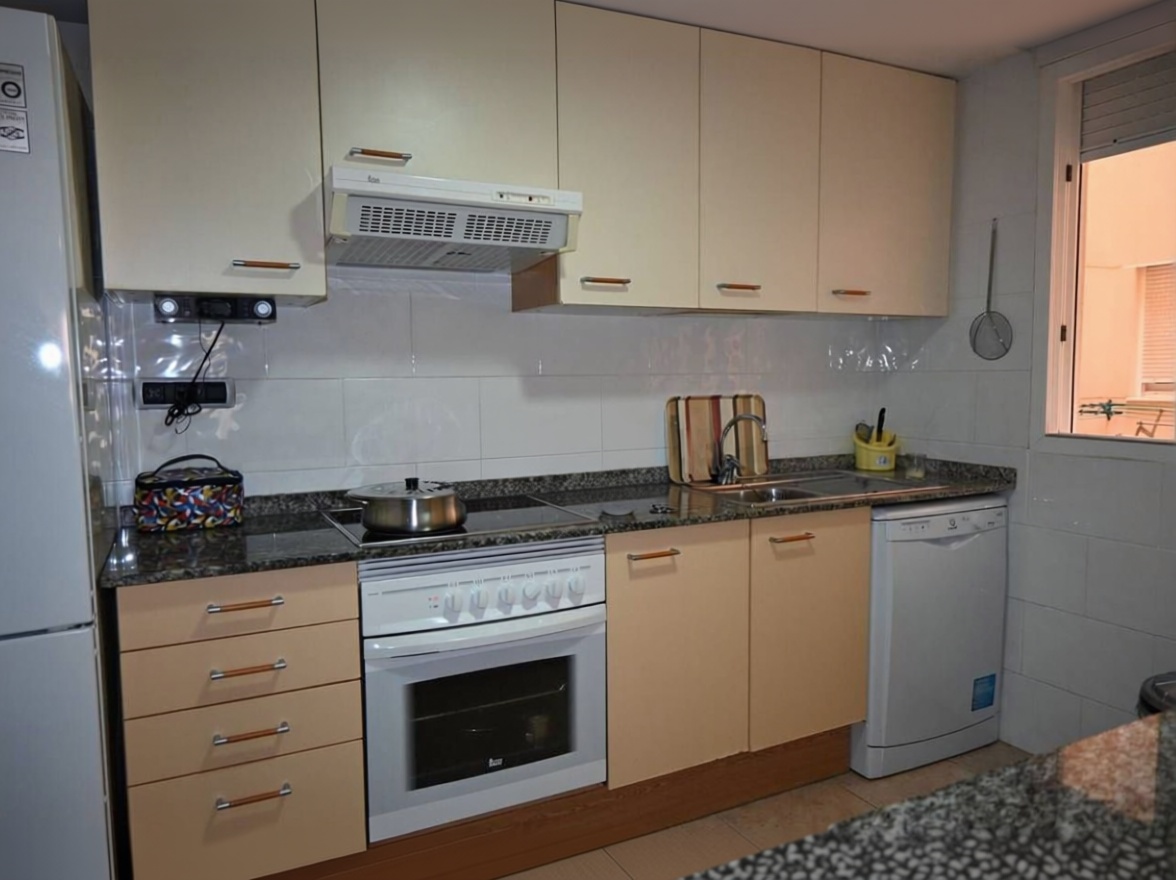 Beachfront flat in La Manga del Mar Menor — Kitchen