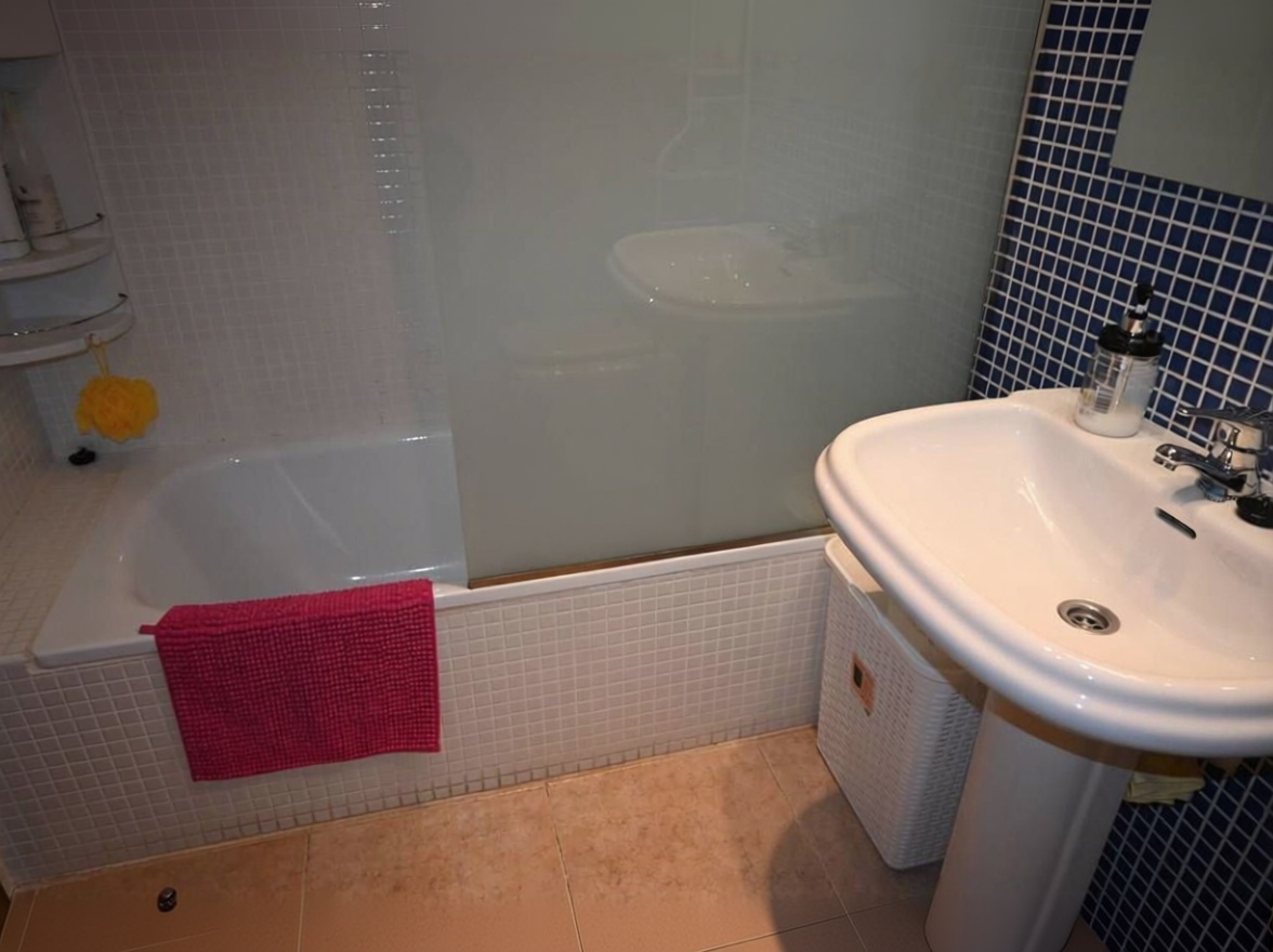 Beachfront flat in La Manga del Mar Menor — Bathroom