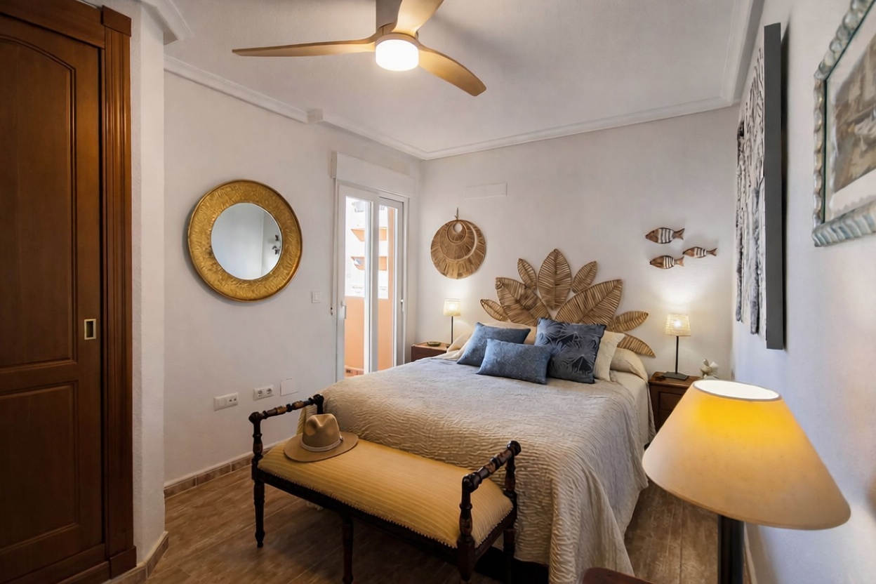 Beachfront flat in La Manga del Mar Menor — Bedroom
