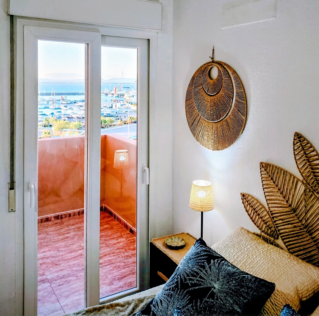 Beachfront flat in La Manga del Mar Menor — Bedroom
