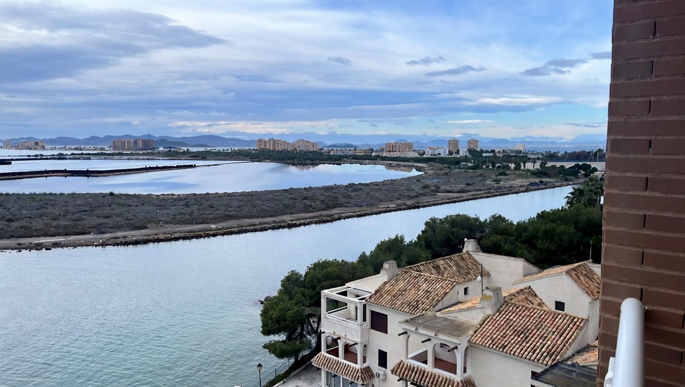 Piso en primera línea de playa en La Manga del Mar Menor — Vista mar