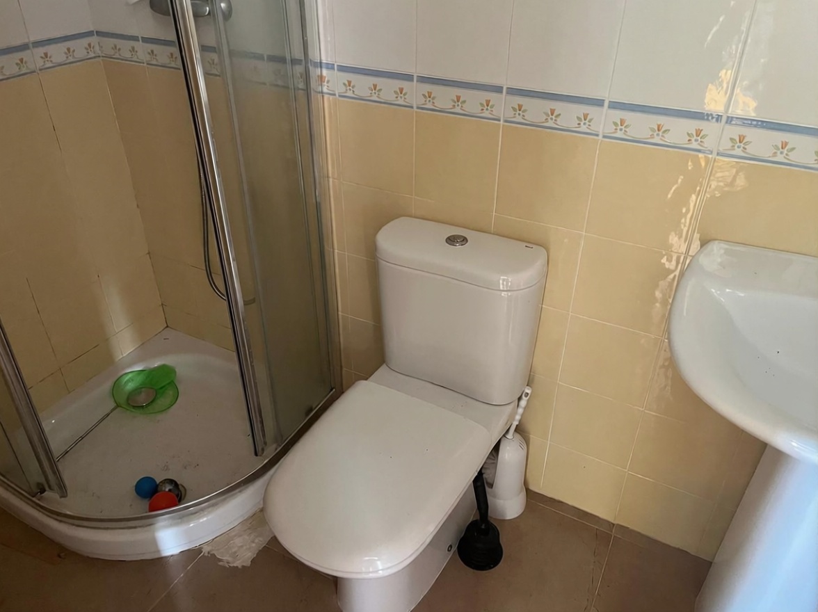 Piso en primera línea de playa en La Manga del Mar Menor — Baño