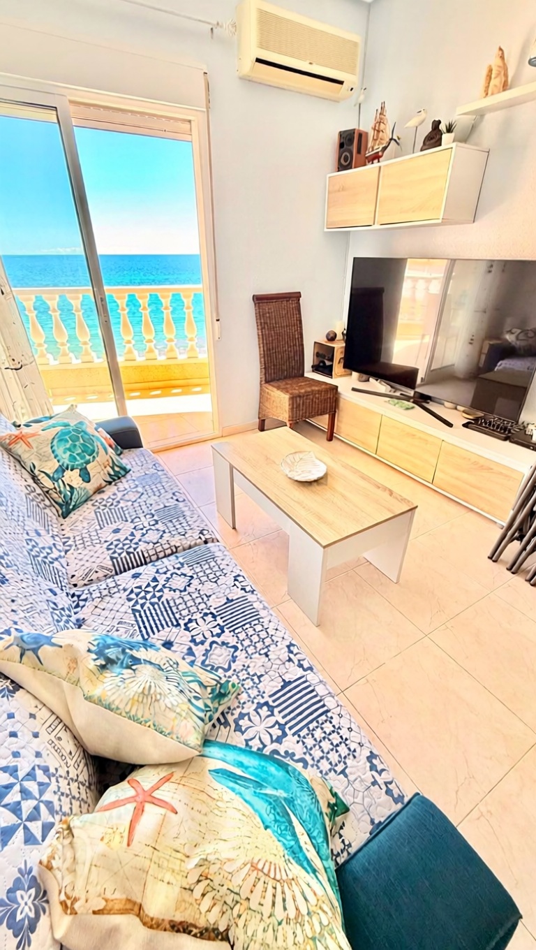 Wohnung in erste Strandlinie in La Manga del Mar Menor — Wohnzimmer