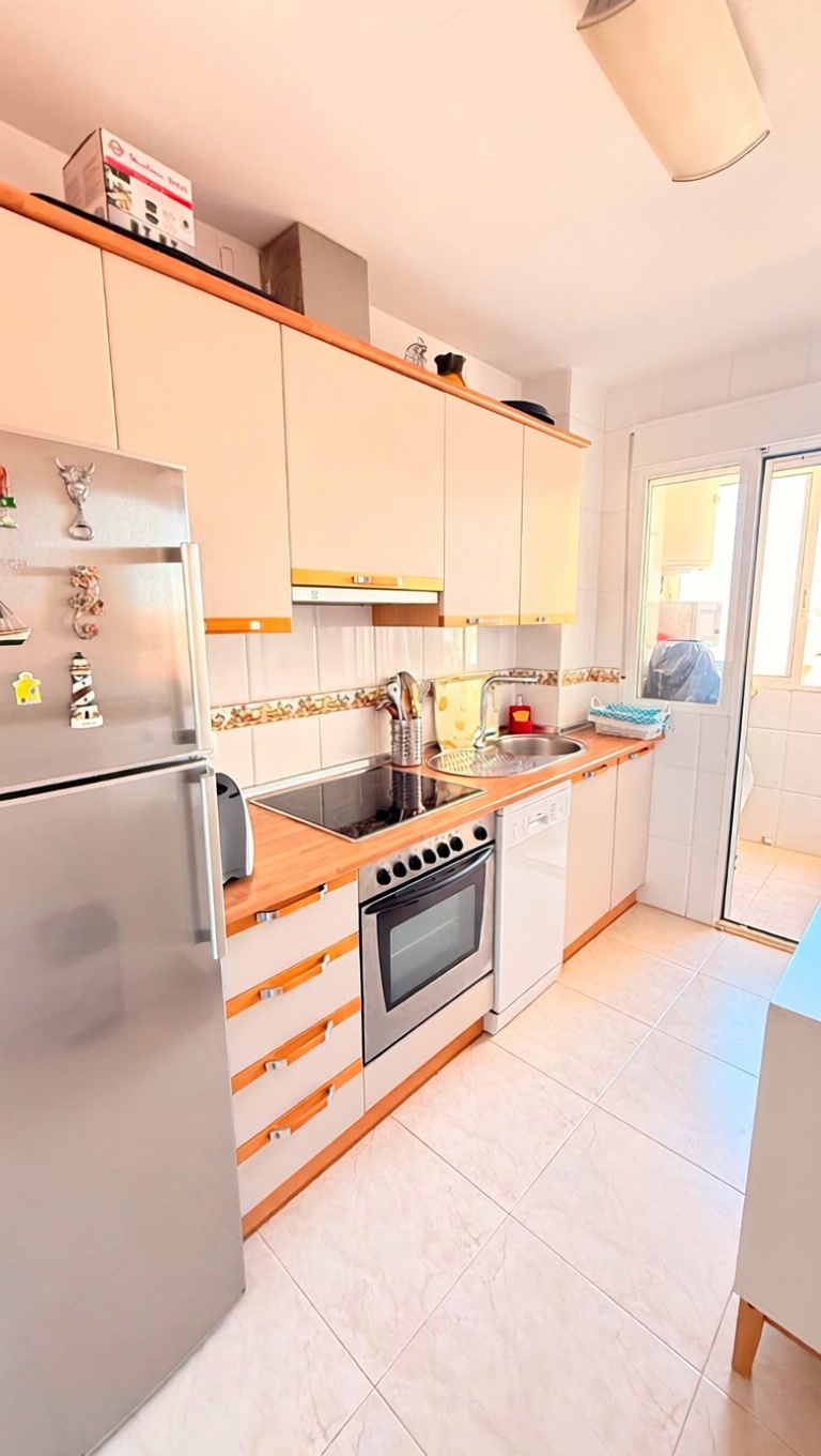 Wohnung in erste Strandlinie in La Manga del Mar Menor — Küche