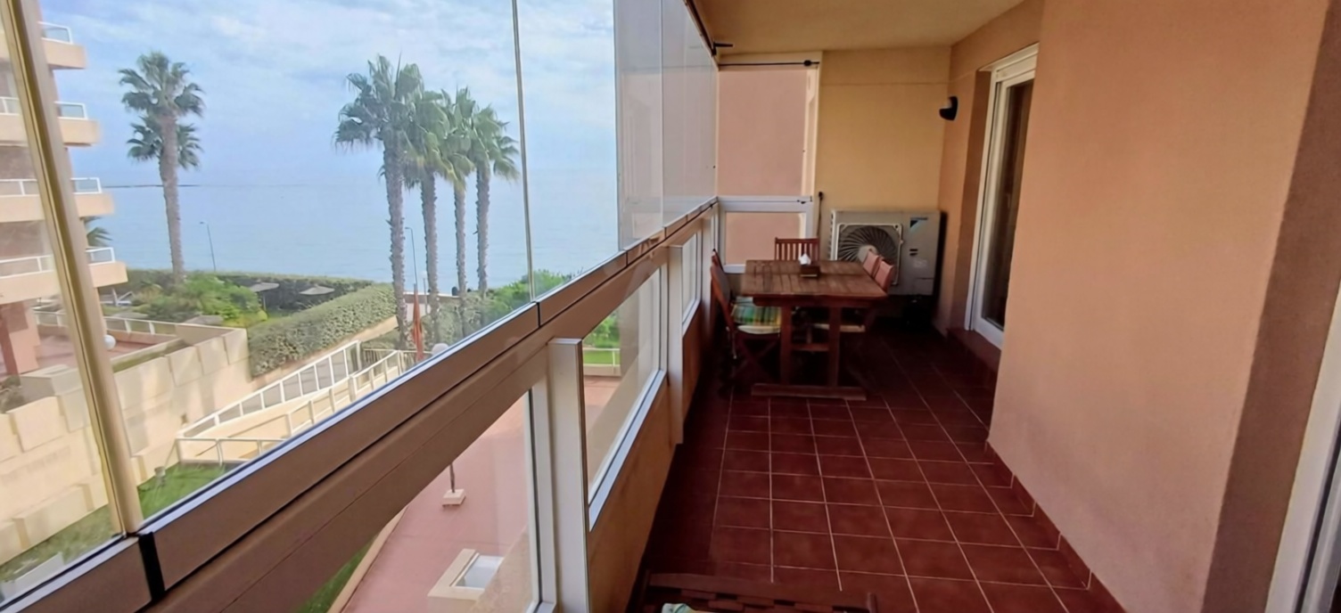 Piso en primera línea de playa en La Manga del Mar Menor — Terraza mar